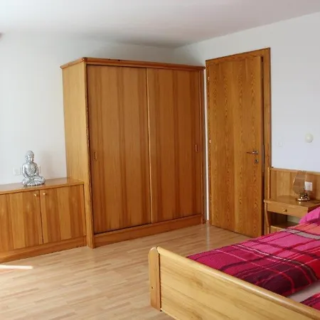 Haus Sprecher شقة